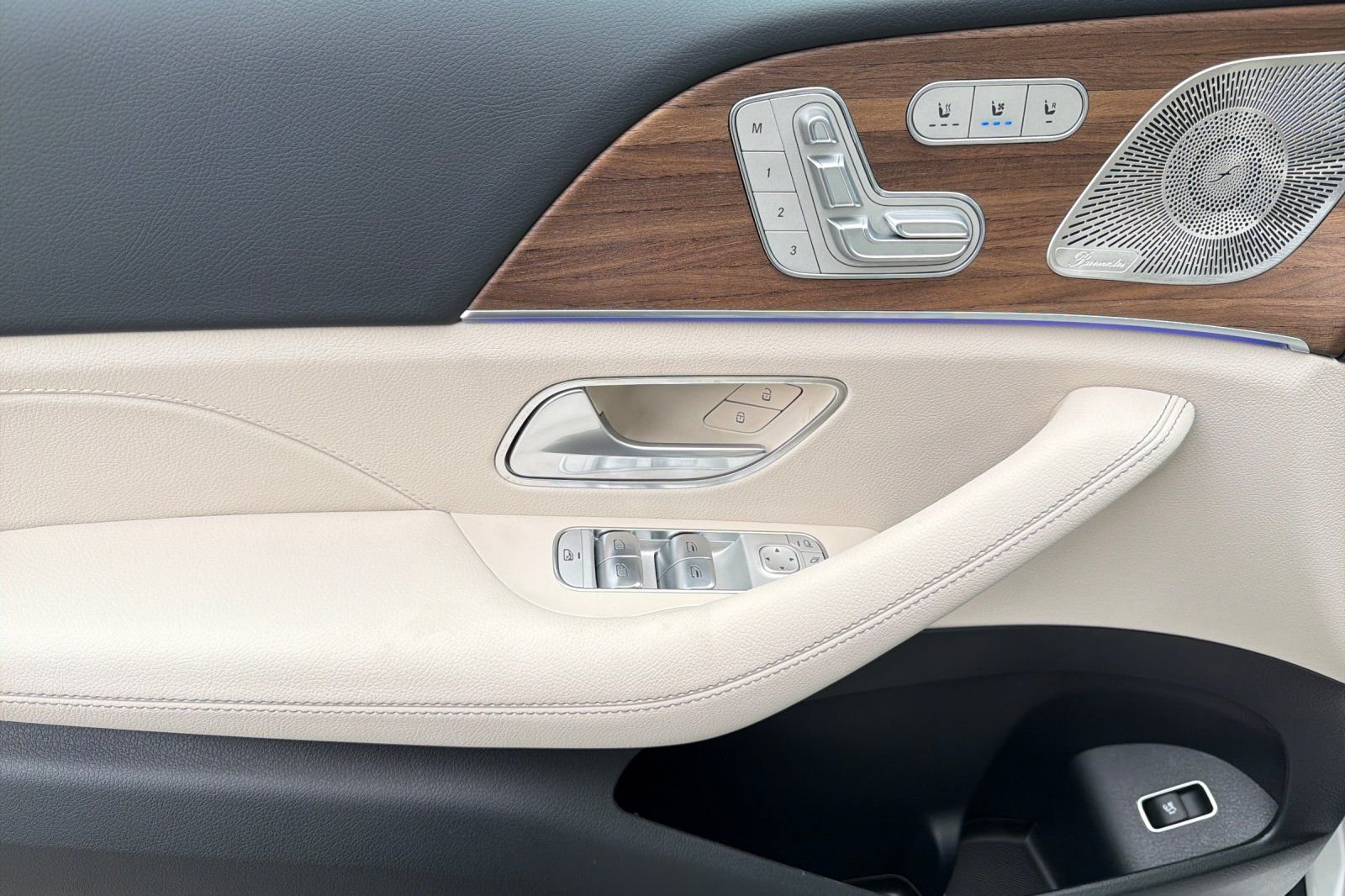 New 2026 Polar White Mercedes-Benz GLS 450 image 24