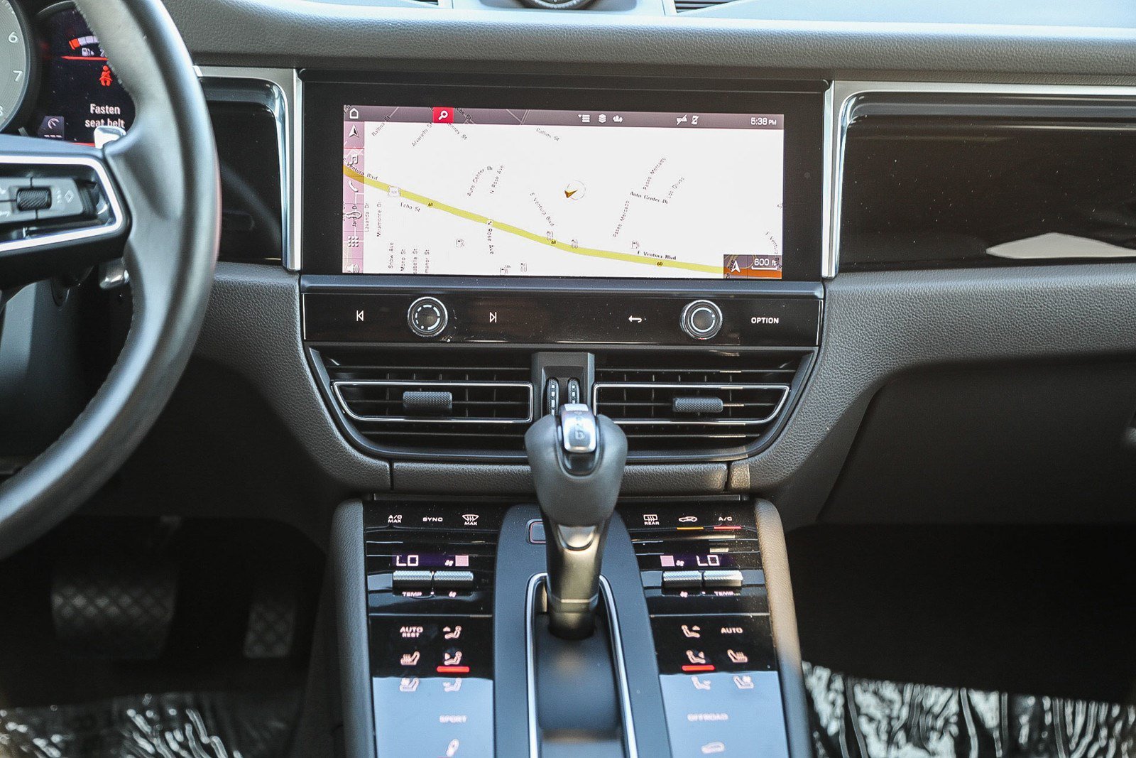 2022 Porsche Macan S - Photo 7