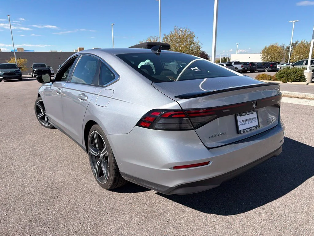Used 2023 Lunar Silver Metallic Honda Sport image 8
