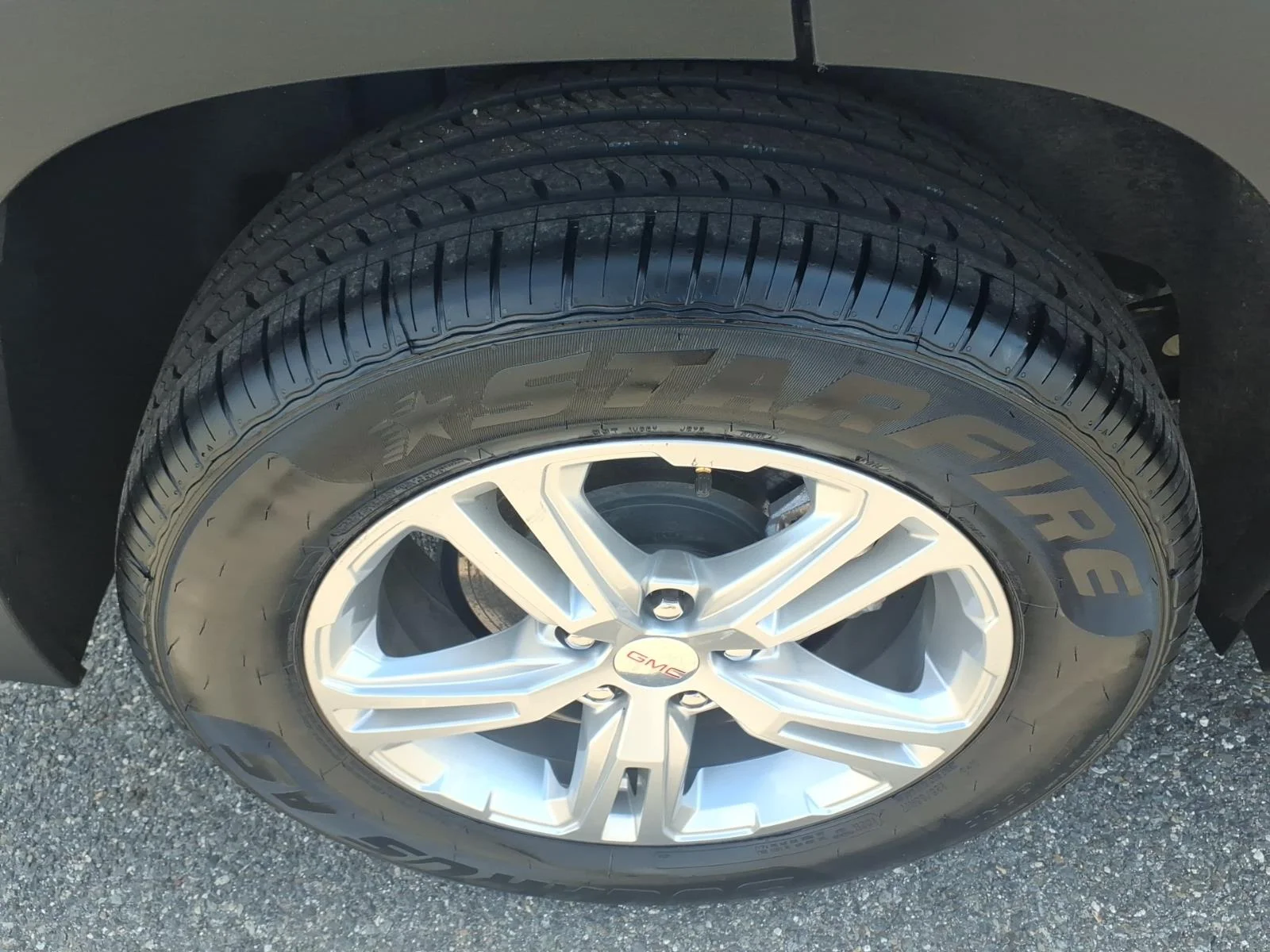 Used 2024 Sterling Metallic GMC SLE image 11