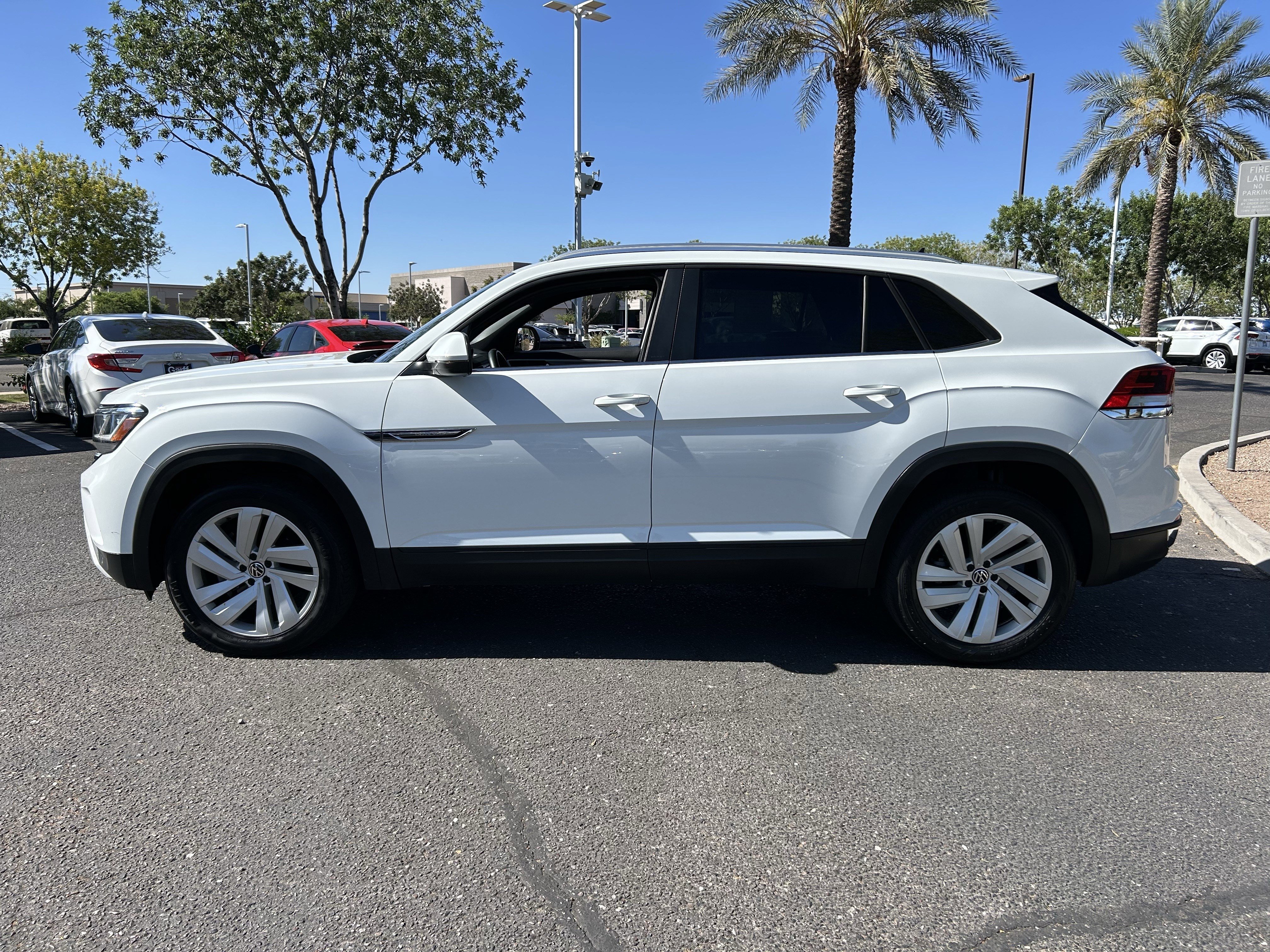 Used 2023 Pure White Volkswagen 2.0T SE w/Technology image 2