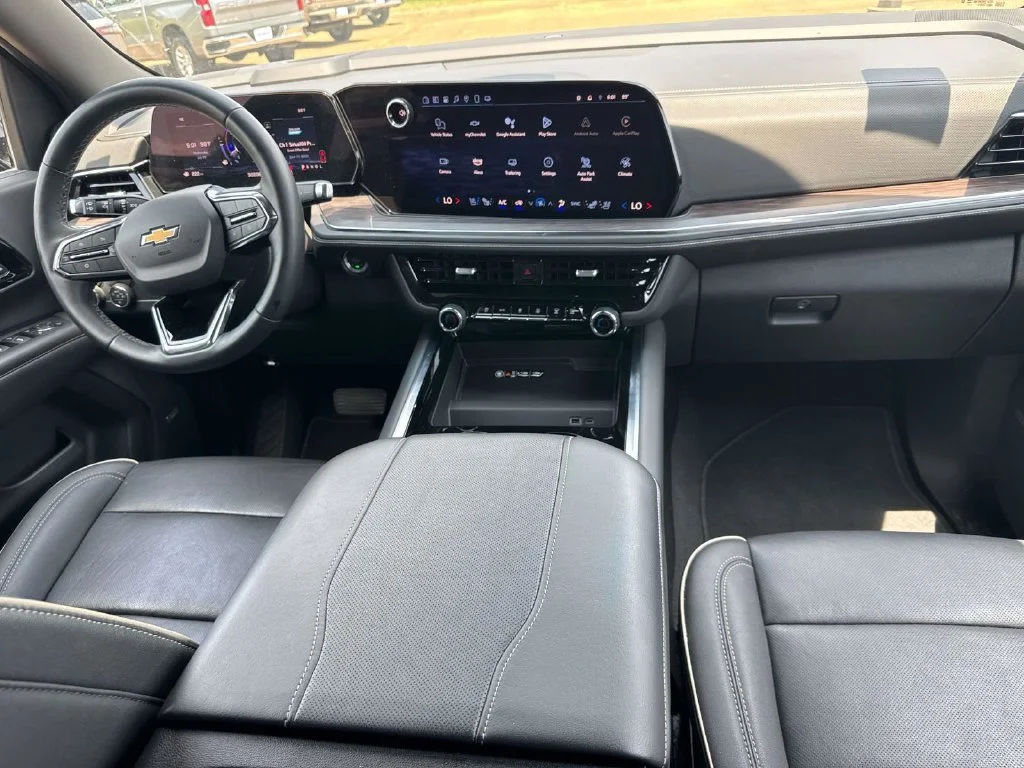 Used 2025 Gray Chevrolet Premier image 18