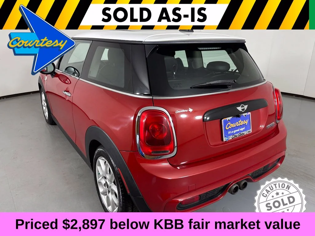 Used 2015 Red MINI Base image 6