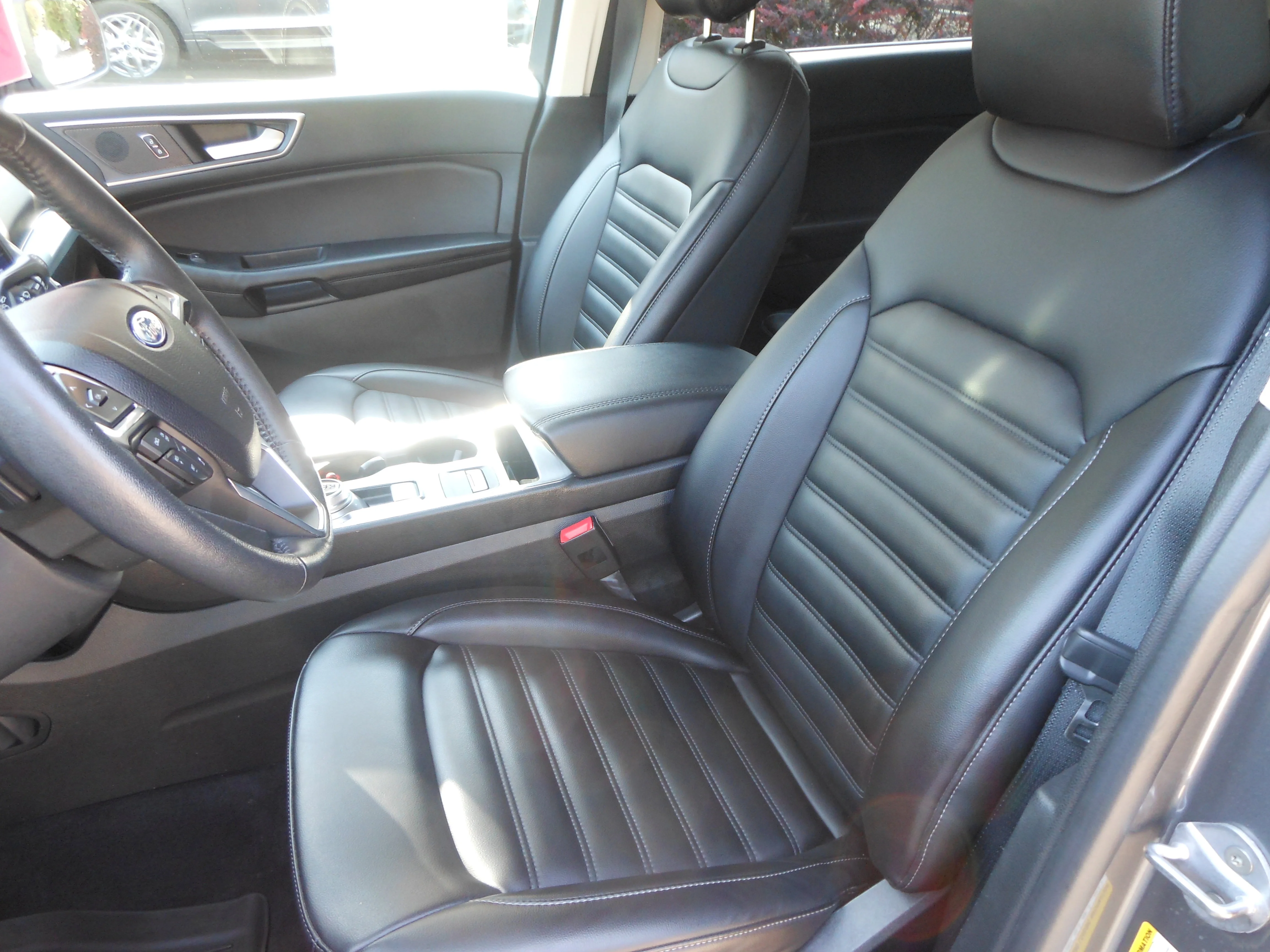 2022 Ford Edge SEL - Photo 9