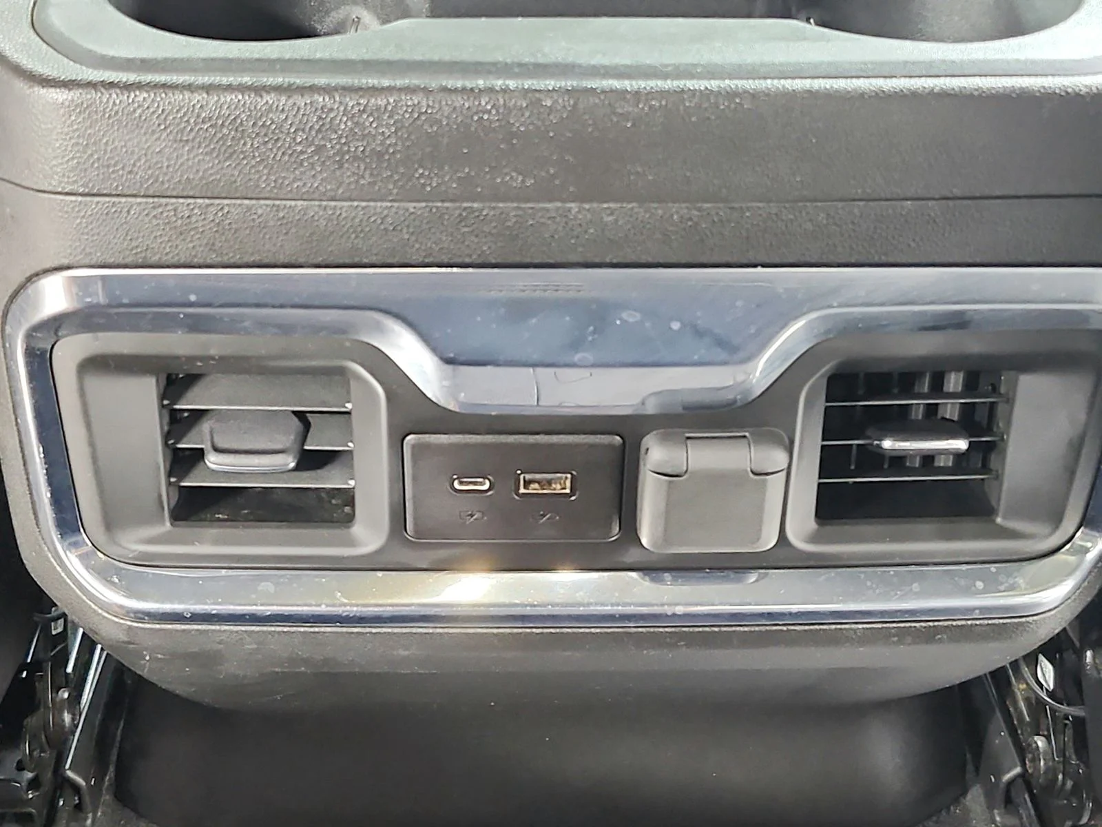 Used 2022 White GMC AT4 image 45
