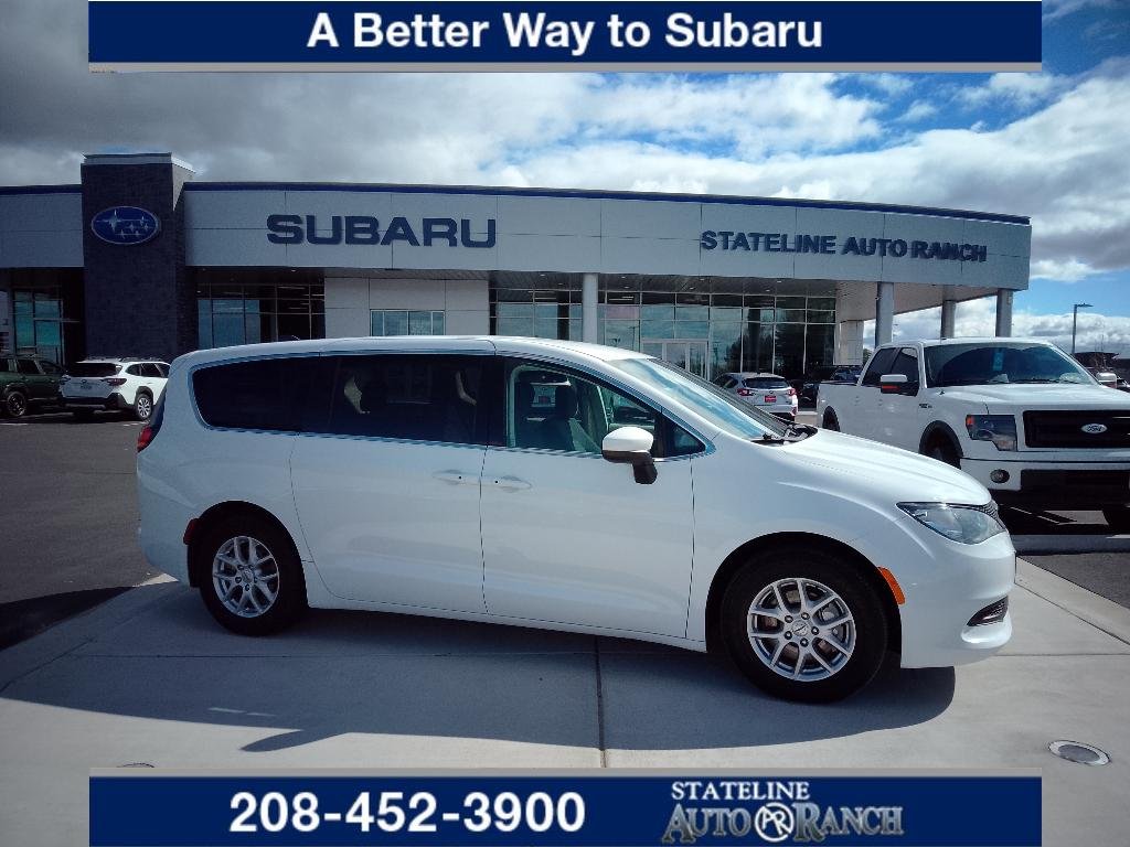 2022 Chrysler Voyager LX