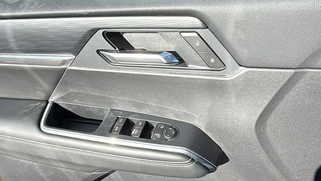 New 2026 Sterling Metallic GMC Elevation image 20