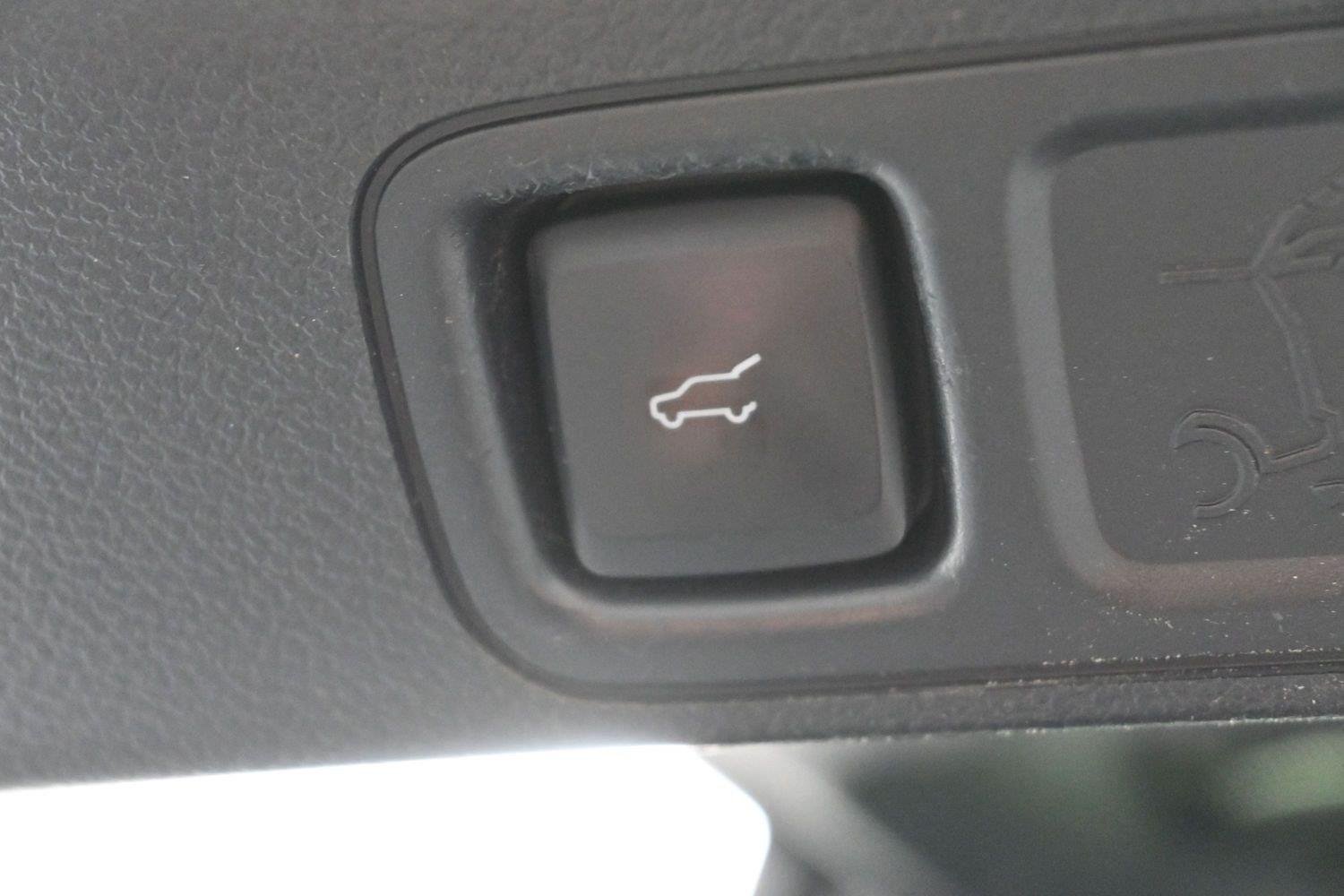 Used 2018 Shadow Black Ford Limited image 13