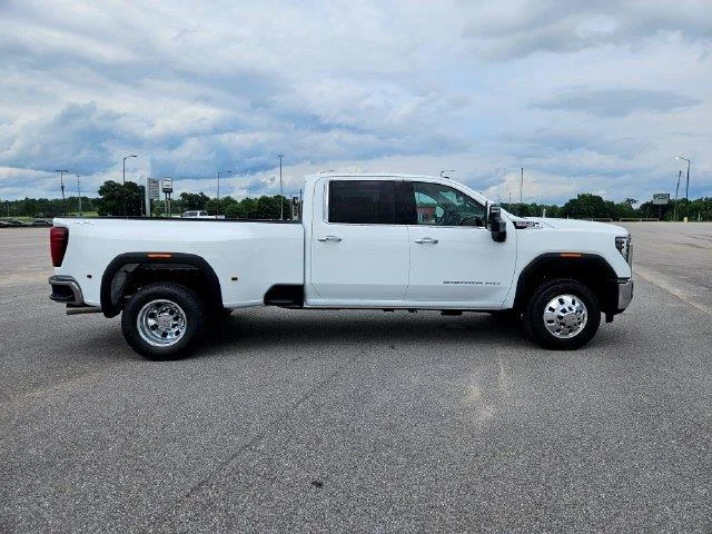 New 2026 Summit White GMC SLT DRW image 6