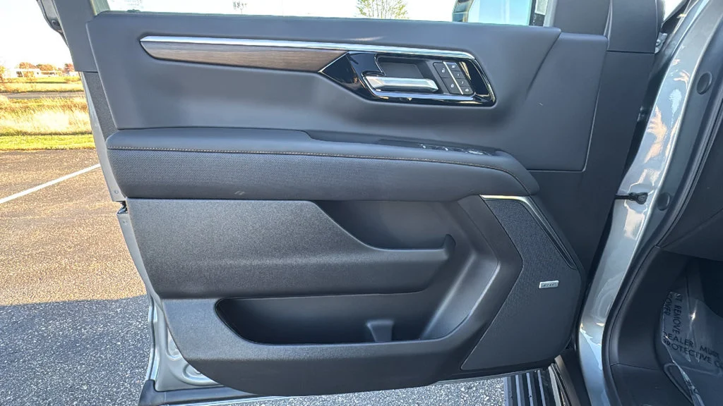 New 2027 Sterling Gray Metallic Chevrolet High Country image 21