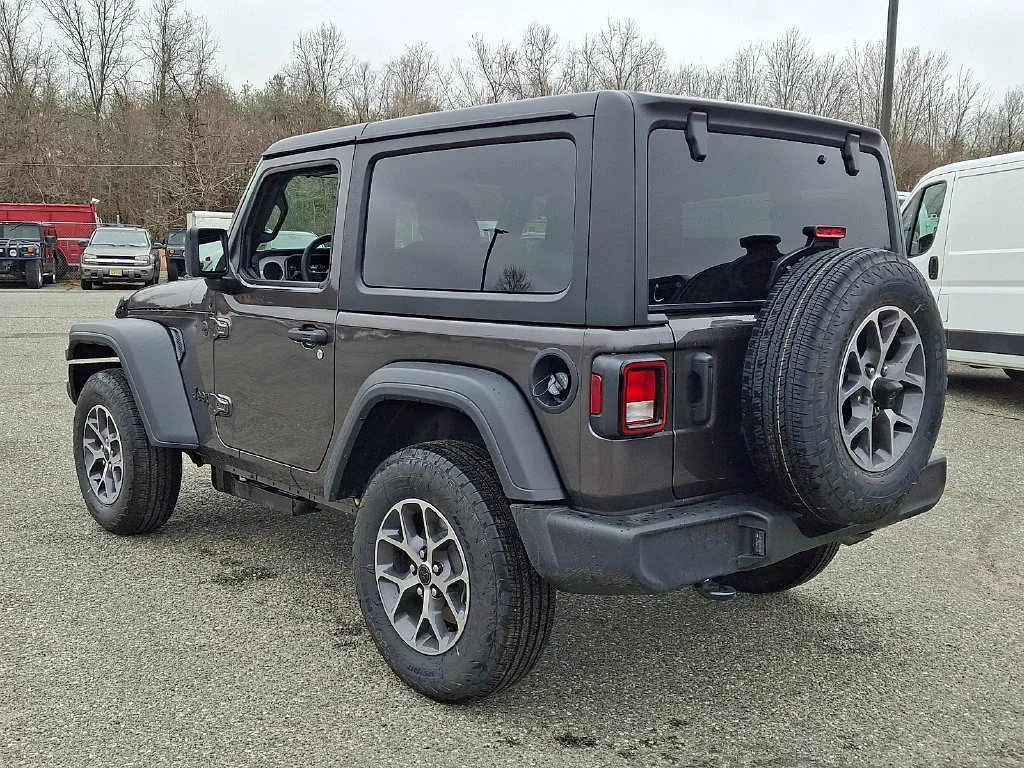 New 2026 Granite Crystal Metallic Clear-Coat Exterior Paint Jeep Sport S image 6