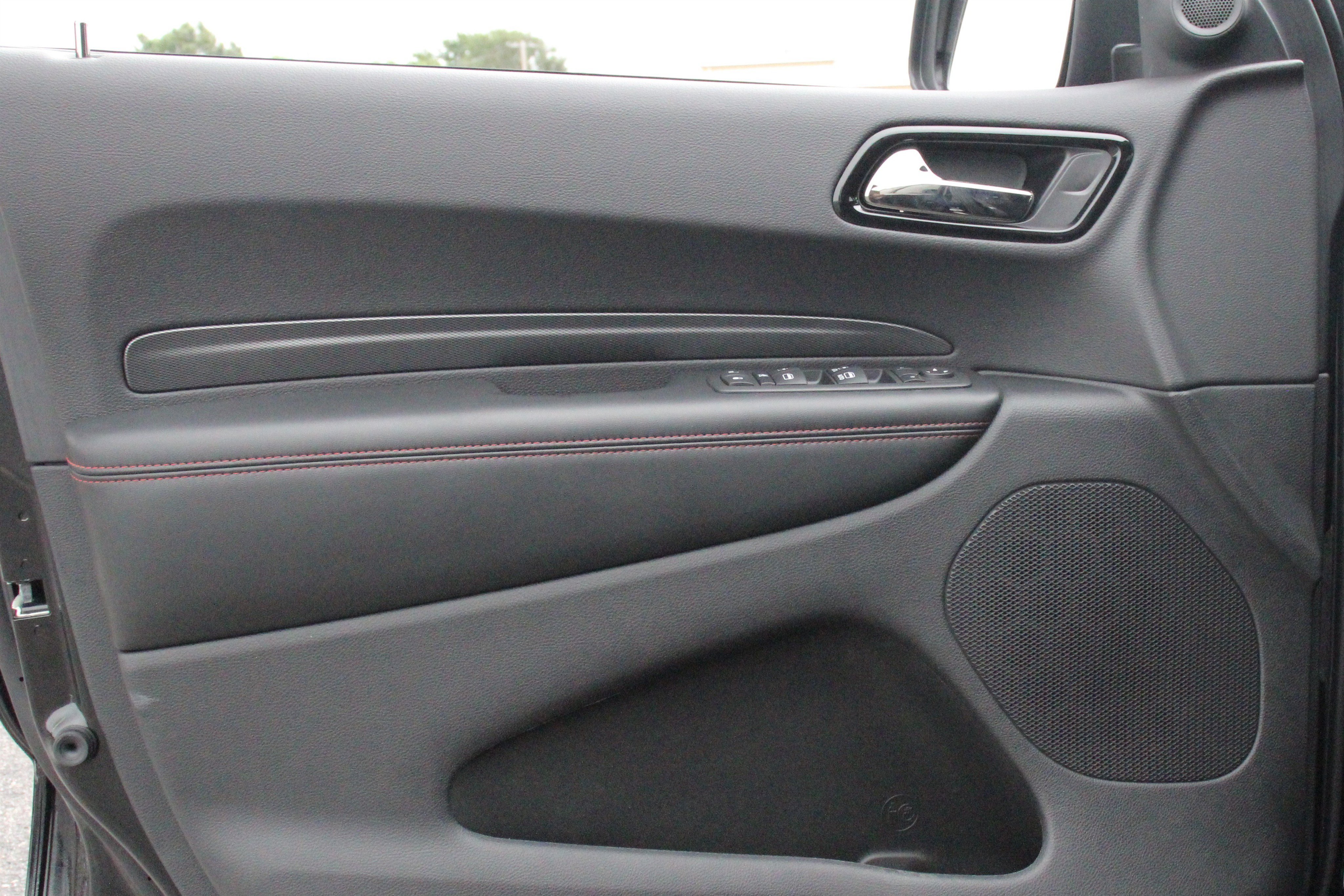 New 2026 Diamond Black Clear-Coat Exterior Paint Dodge GT image 6