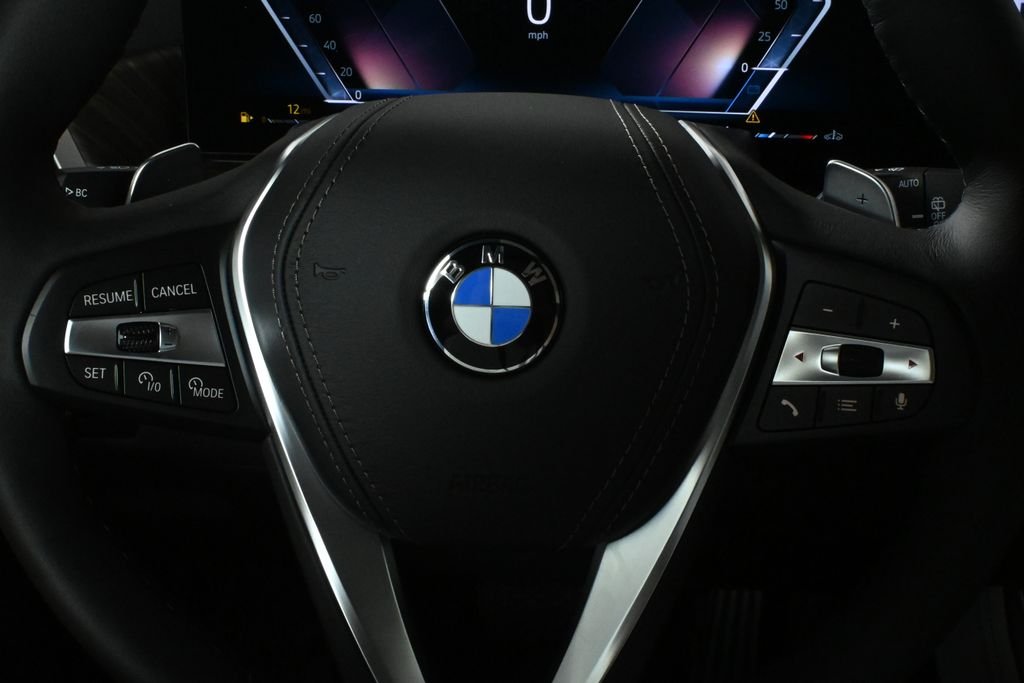 Used 2026 Black BMW xDrive40i image 19