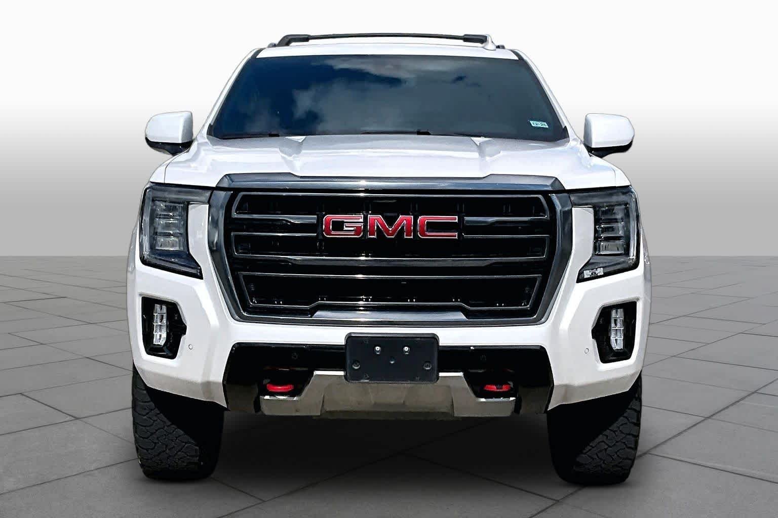 Used 2022 White Frost Tricoat GMC AT4 image 4