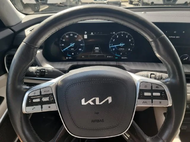 Certified Used 2023 White Kia SX-Prestige image 33