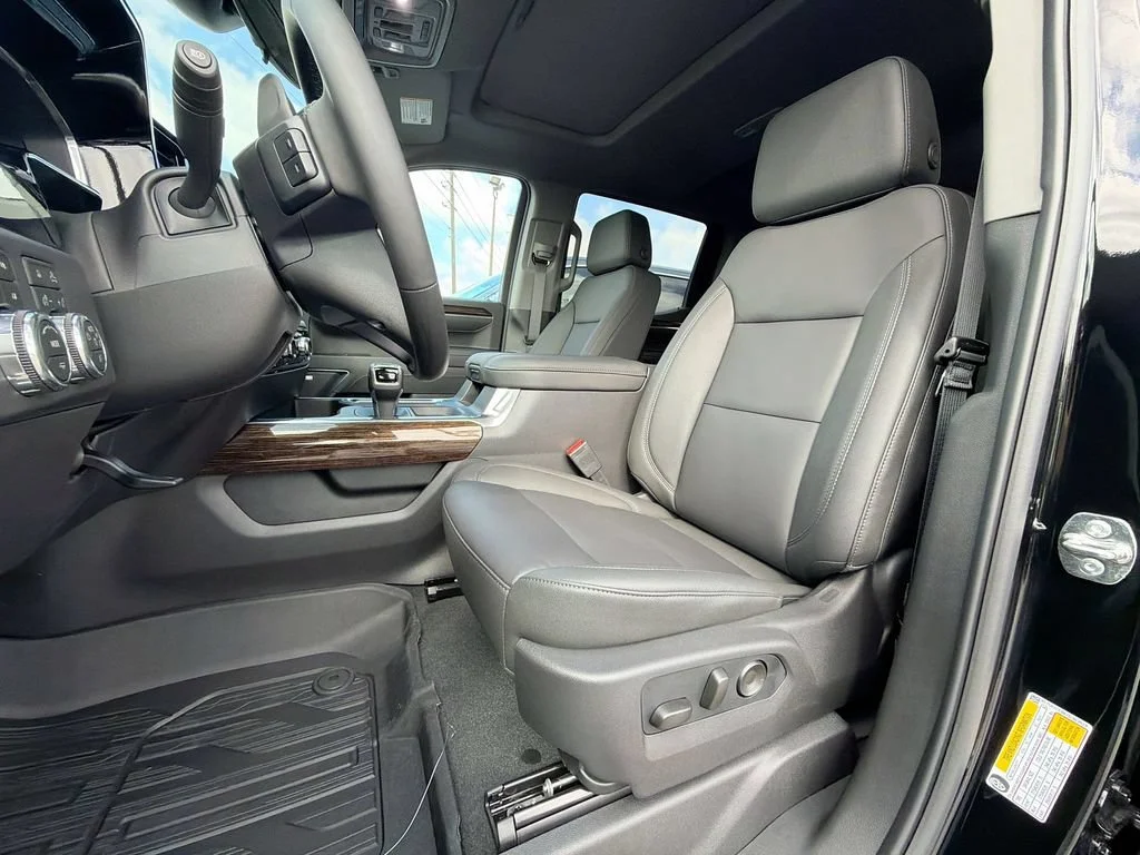 New 2026 Onyx Black GMC Elevation image 28