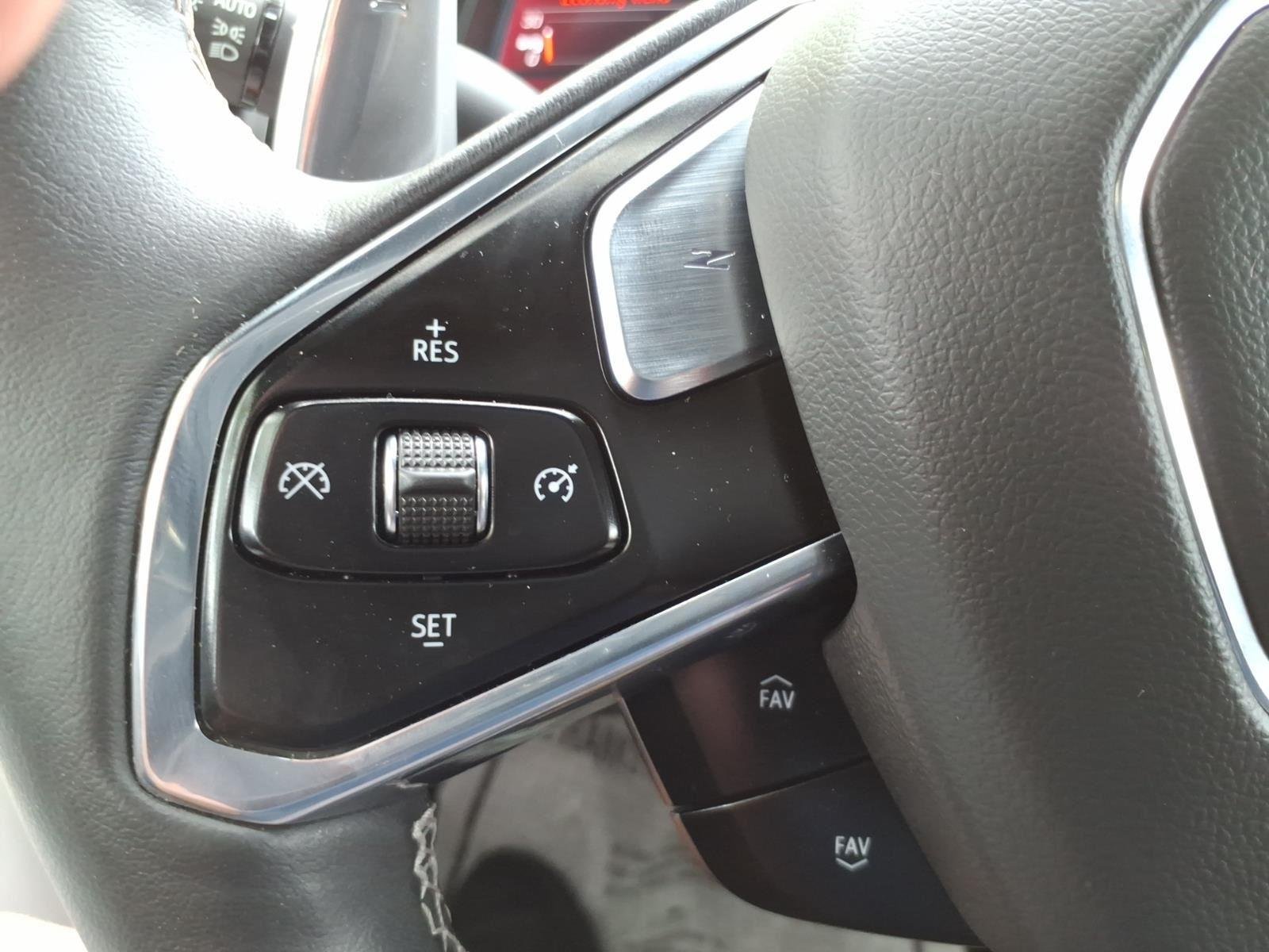 Used 2022 Arctic White Chevrolet 2LT image 19