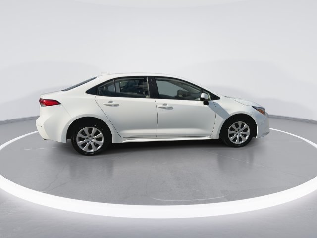 Used 2023 White Toyota LE image 9