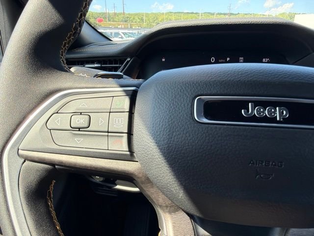 New 2026 Bright White Clear-Coat Exterior Paint Jeep  image 23