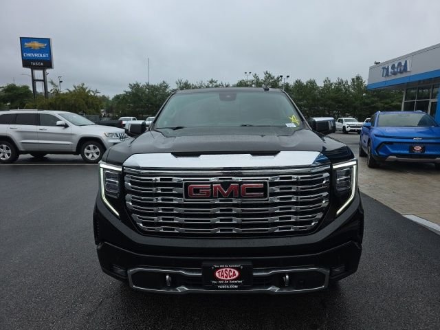 Used 2023 Black GMC Denali image 9