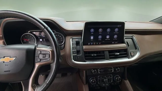 Used 2021 IRIDESCENT PEARL TRICOAT Chevrolet High Country image 11
