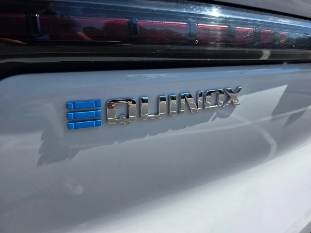Used 2025 Summit White Chevrolet LT image 35