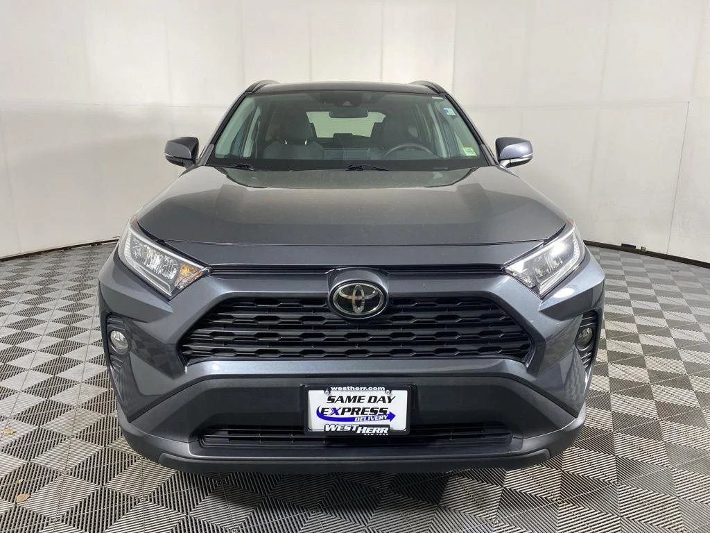 Used 2019 Magnetic Gray Metallic Toyota XLE image 7