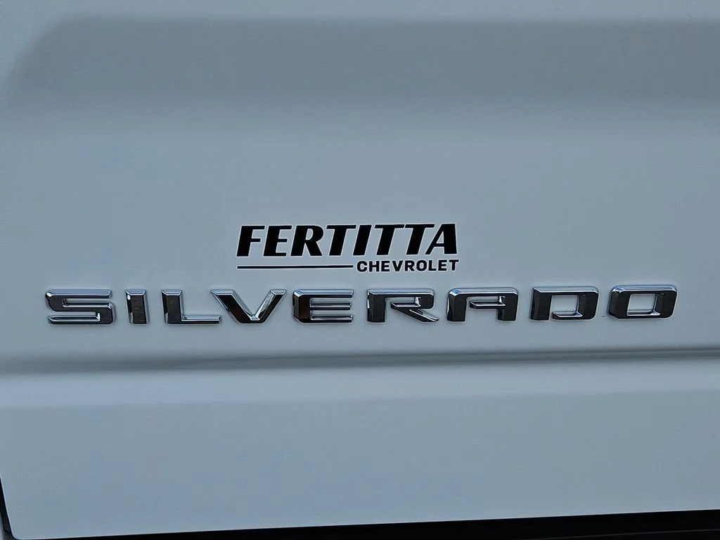New 2026 Summit White Chevrolet WT image 27