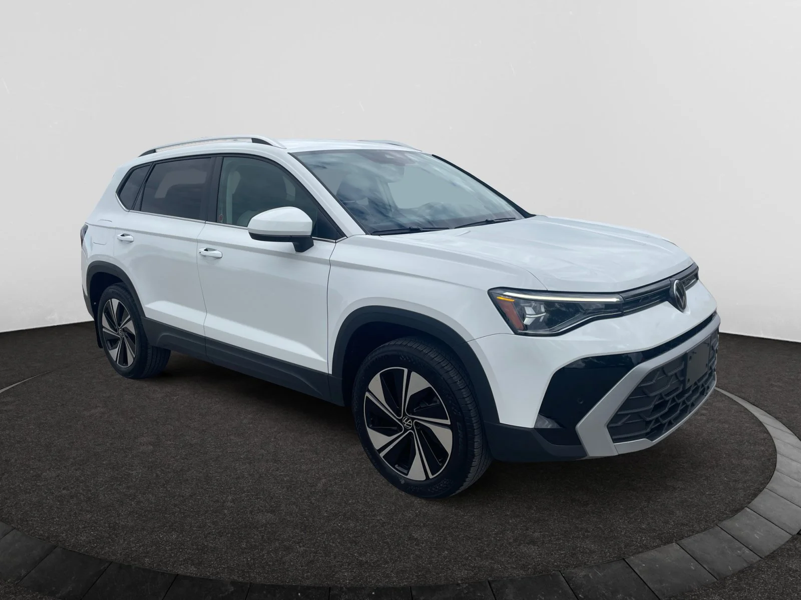 Used 2025 White Volkswagen Comfortline image 7