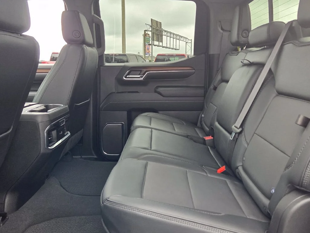 Used 2024 Onyx Black GMC Denali image 6