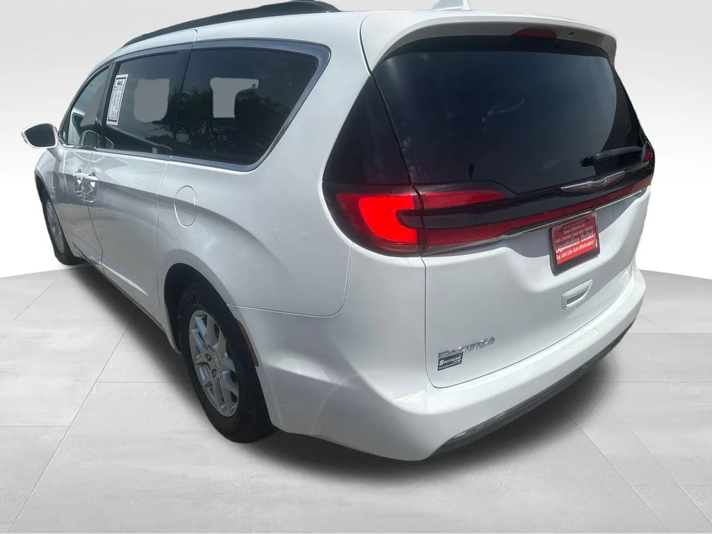 Used 2022 White Chrysler Touring L image 17
