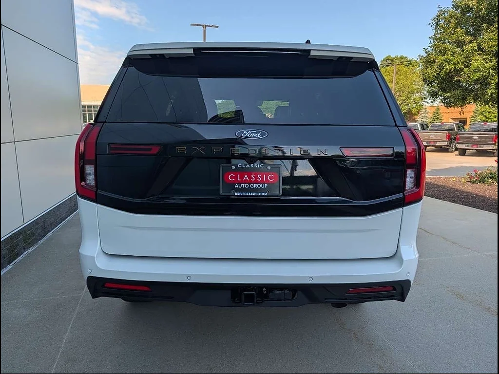 New 2026 Star White Metallic Tri-Coat Ford Tremor® image 4