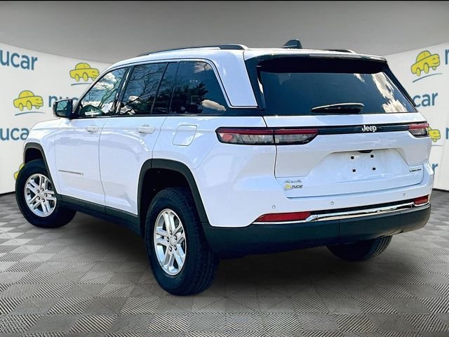 Used 2022 White Jeep Laredo image 2