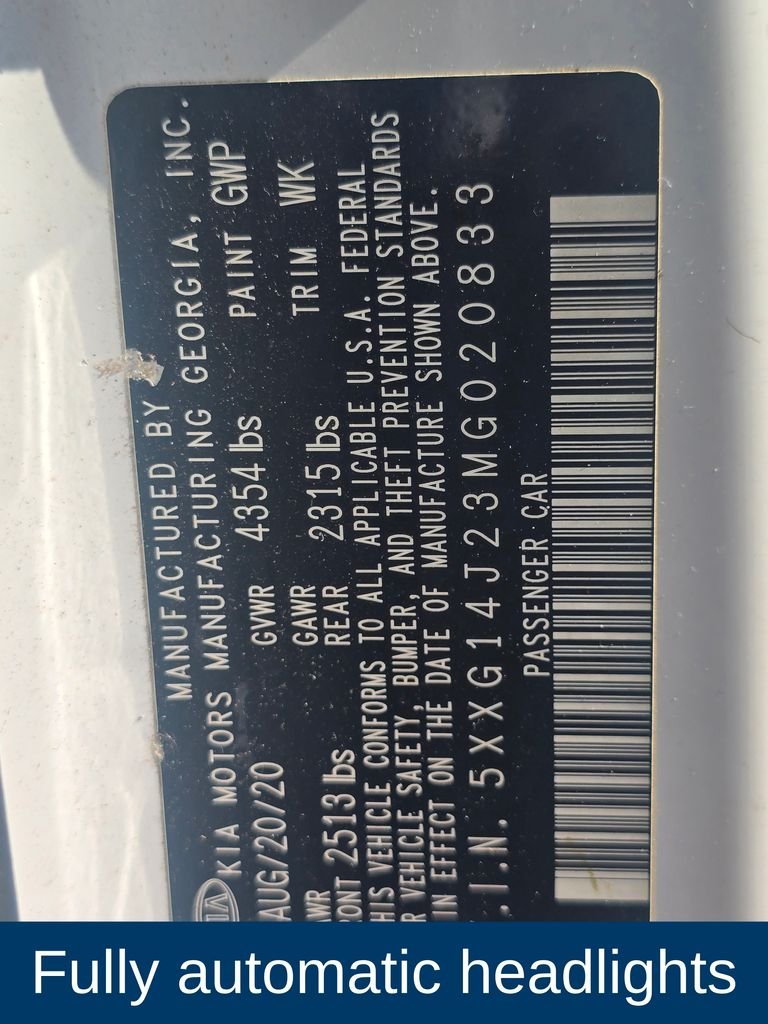 Used 2021 White Kia LXS image 10