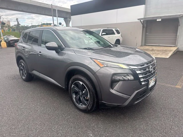 Used 2024 Gray Nissan SV image 7