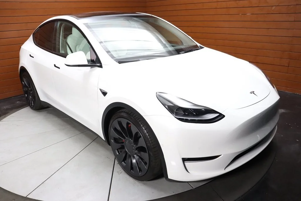 Used 2023 Pearl White Multi-Coat Tesla Performance image 9