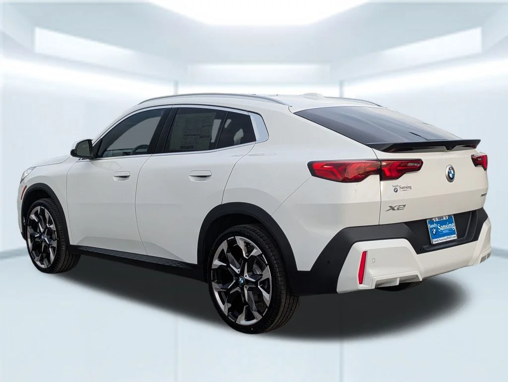 New 2026 White BMW xDrive28i image 3