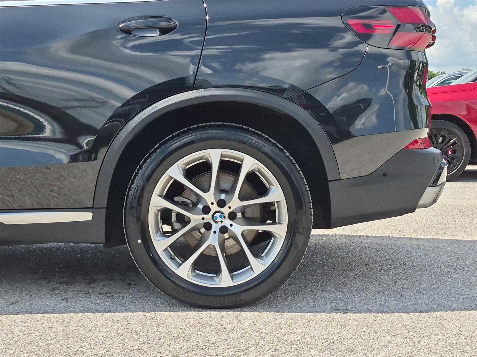 Used 2024 Black Sapphire Metallic BMW xDrive40i image 11