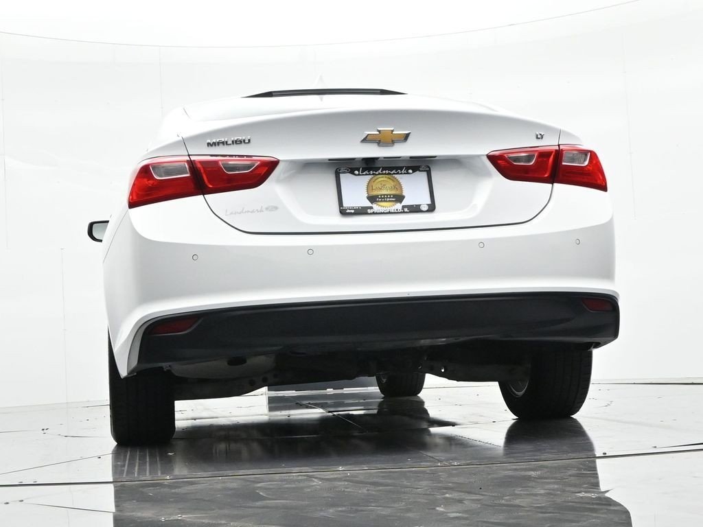 Used 2024 Summit White Chevrolet LT 1LT image 19