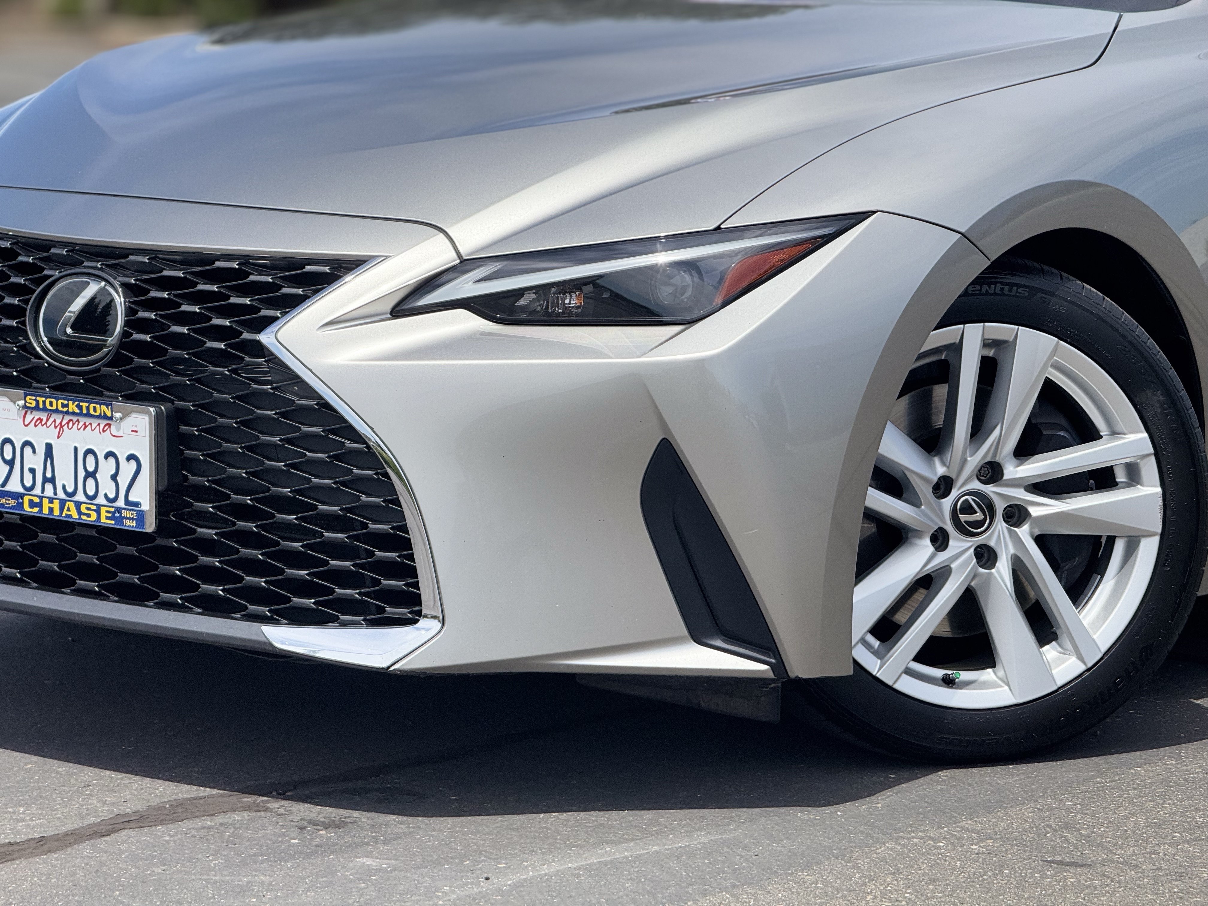 2023 Lexus IS 300 - Photo 3