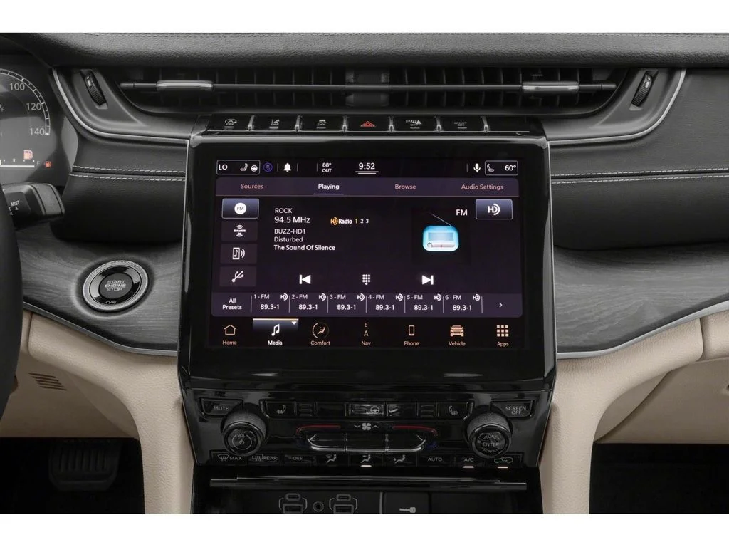 Used 2022 Black Jeep Altitude image 7