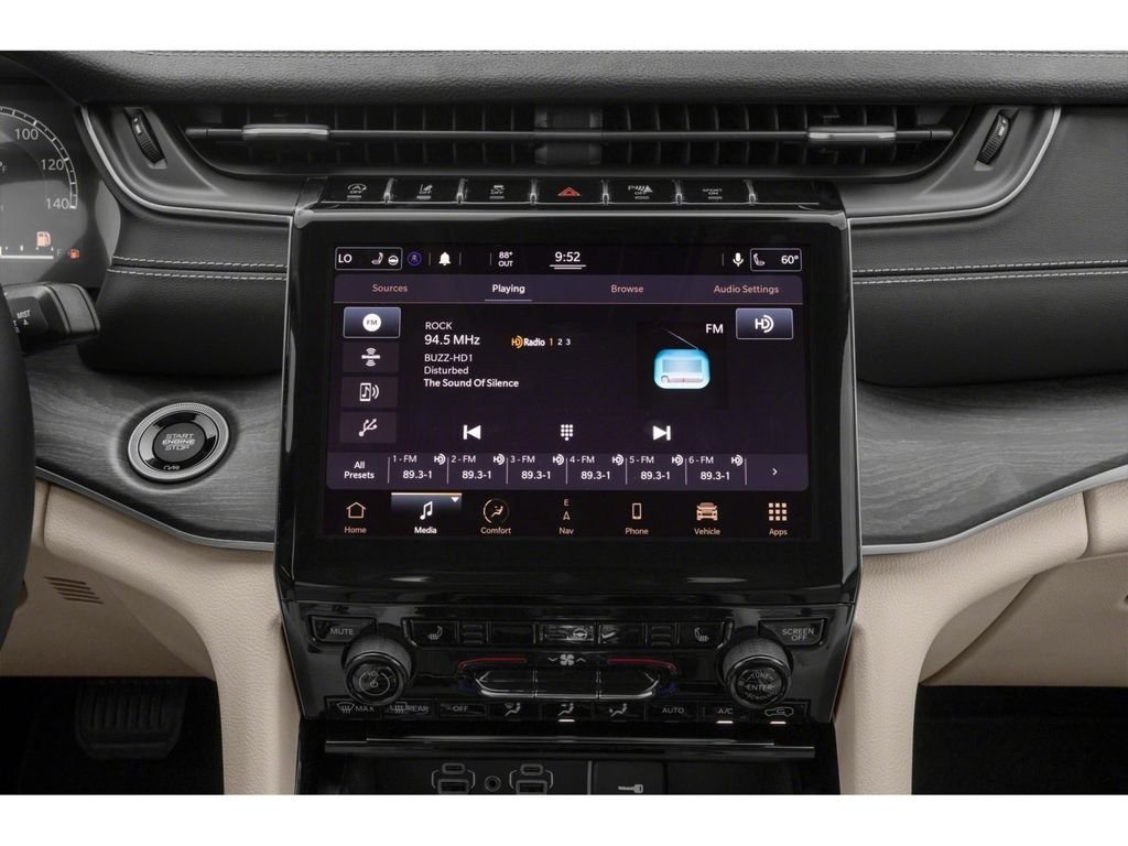 Used 2022 Diamond Black Jeep Altitude image 7