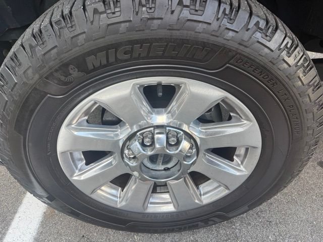 Used 2022 Black Ford Platinum image 9