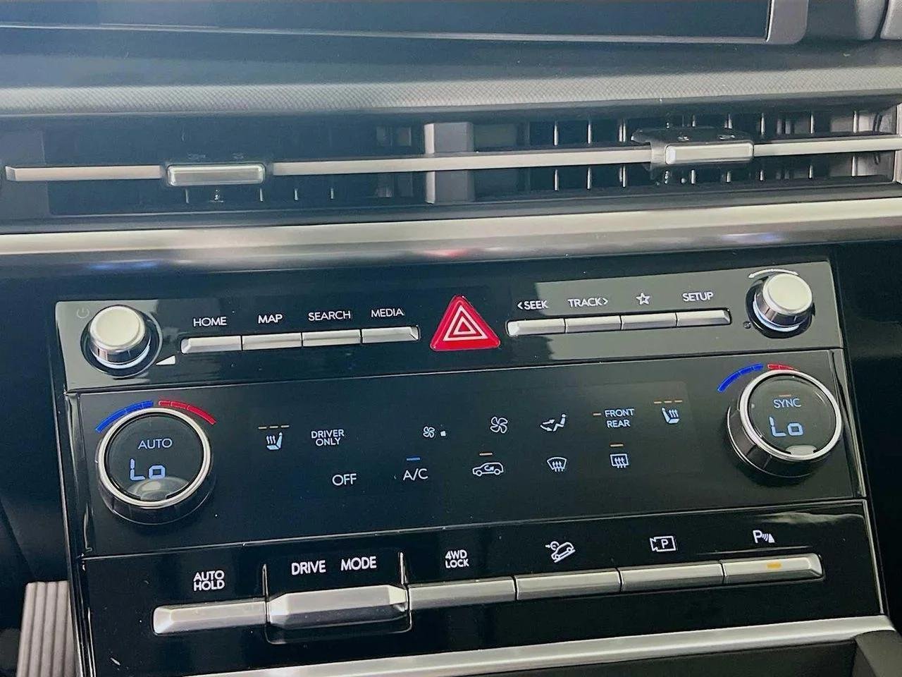 2026 Hyundai Santa Fe Hybrid — photo 11