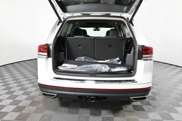 New 2026 Opal White Pearl Volkswagen 2.0T SE w/Technology image 6