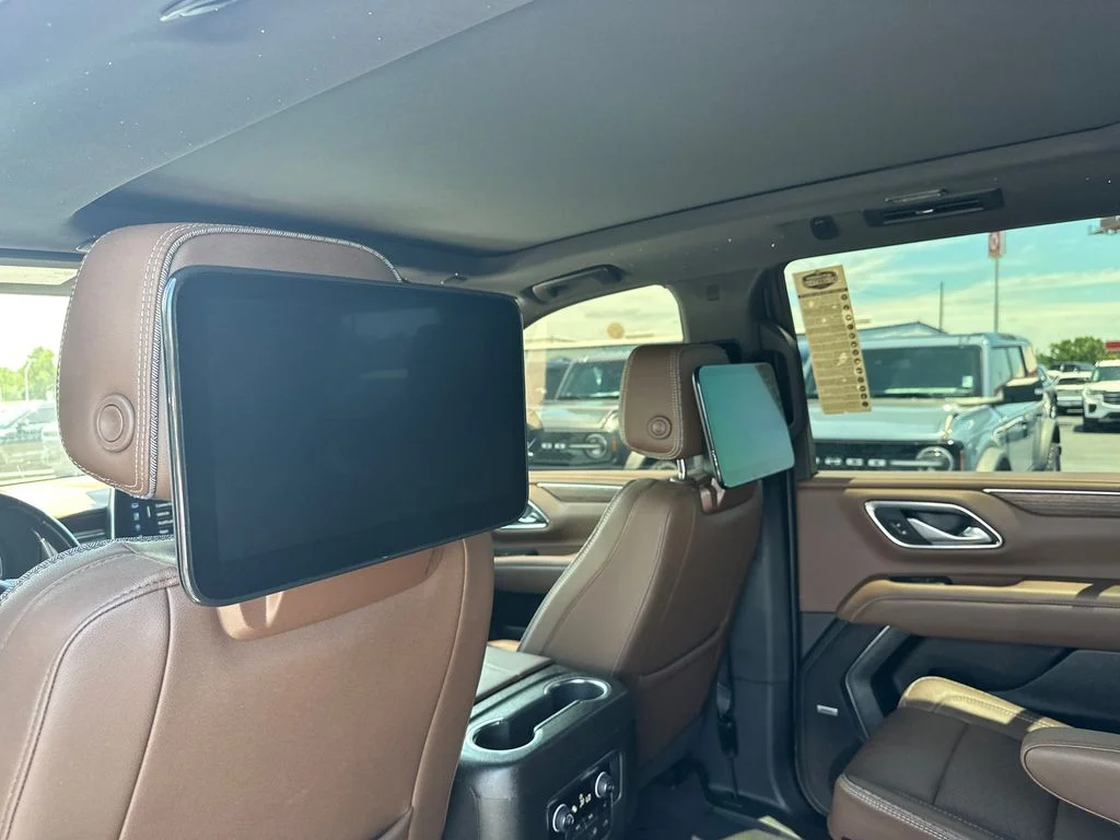 Used 2024 Beige Chevrolet High Country image 24