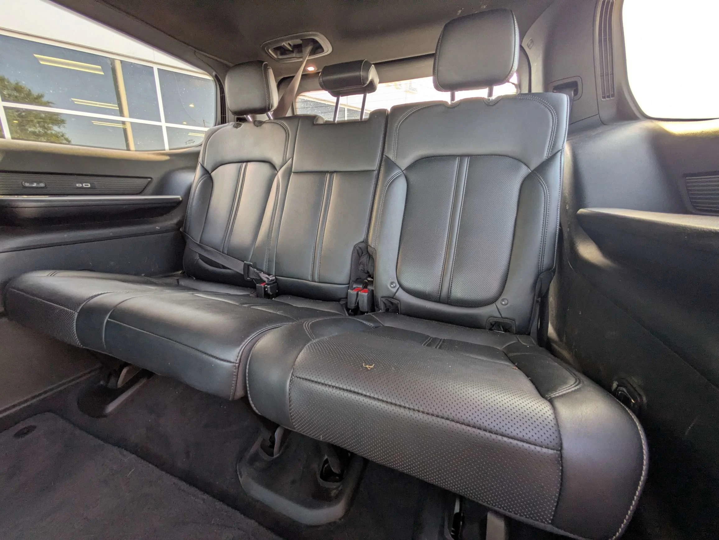 Certified Used 2022 Bright White Clearcoat Jeep Series III w/Leather Quad Buckets, Panoramic Moonroof, 10.25 Screen, & 3rd Row Seat image 13