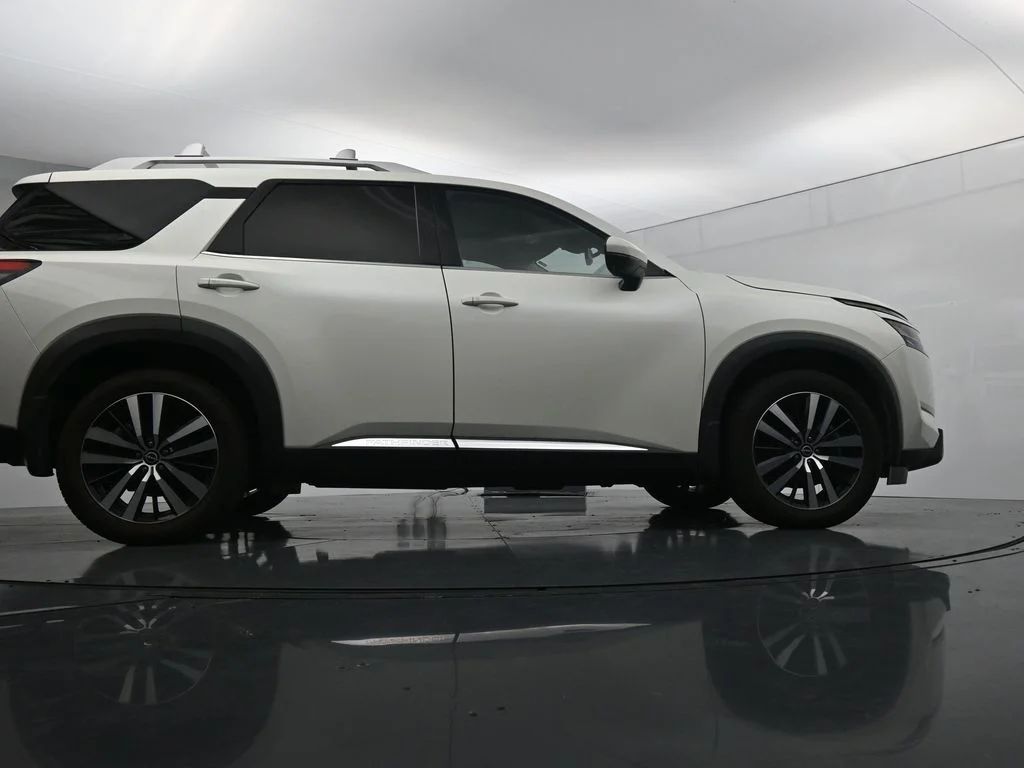 2023 Nissan Pathfinder Platinum - Photo 42