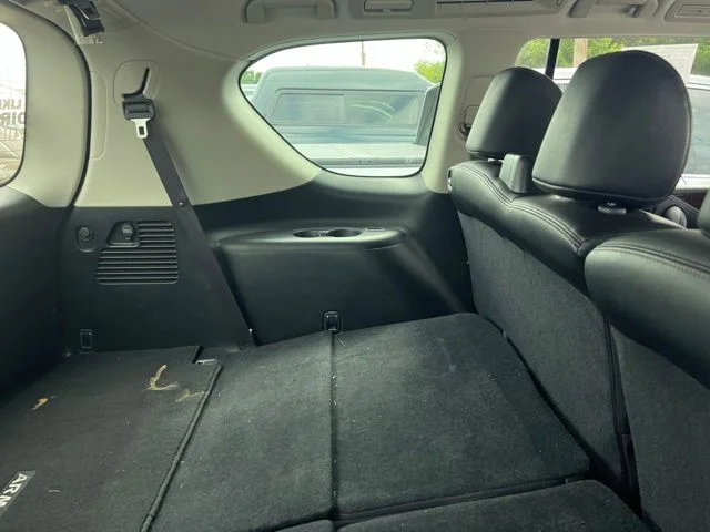 Used 2018 Blue Nissan SL image 8