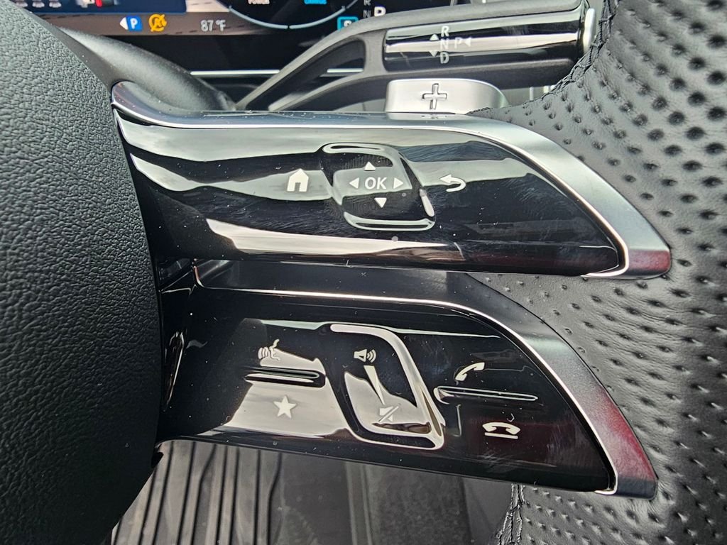 New 2026 Black Mercedes-Benz GLC 300 image 21